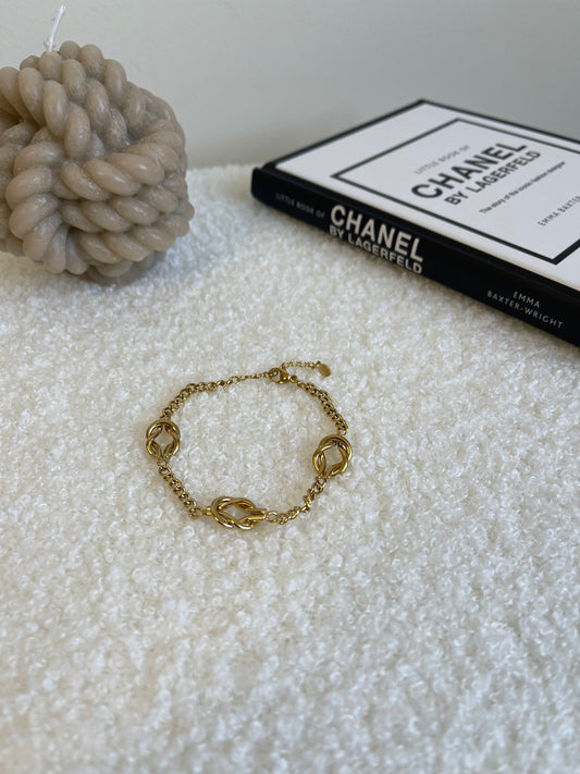 Love knot bracelet