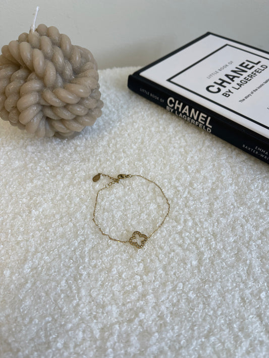 Sparkle clover bracelet