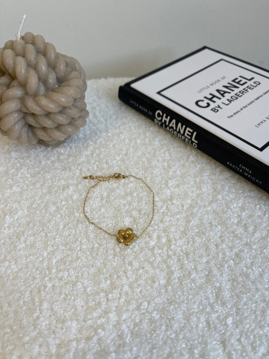 Daisy bracelet