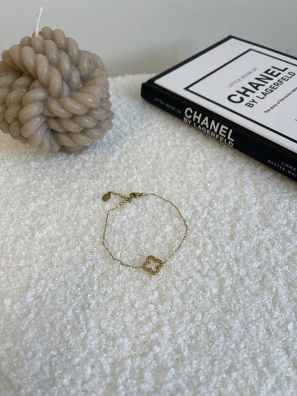 Sparkle clover bracelet