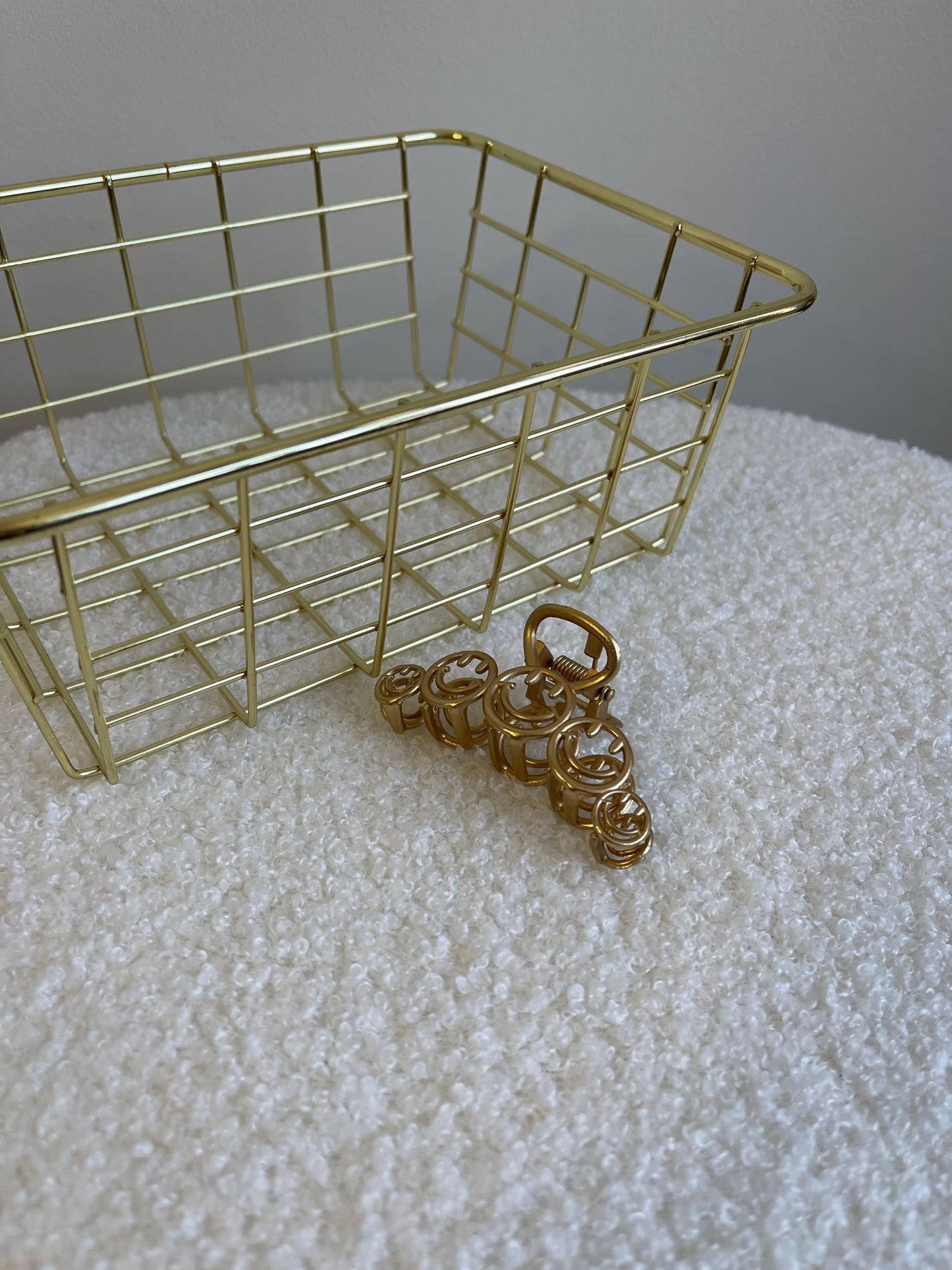 Gold smiley hairclip