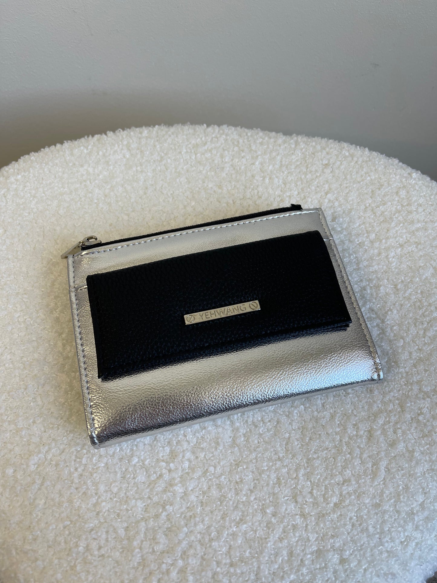 Lois wallet